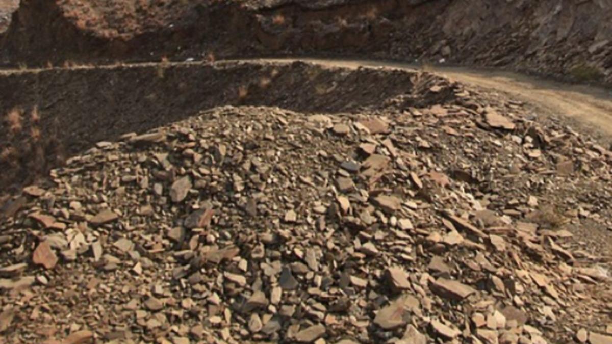 trafic inchis caderi pietre versanti