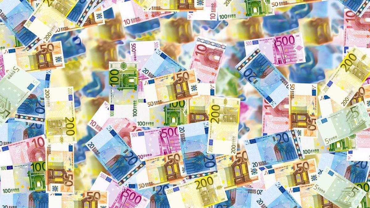 peste 1800 romani averi sar 30 milioane dolari