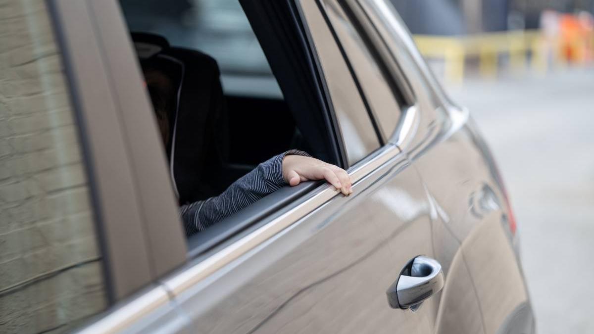 baietel opt ani mort frig dormit garaj sua