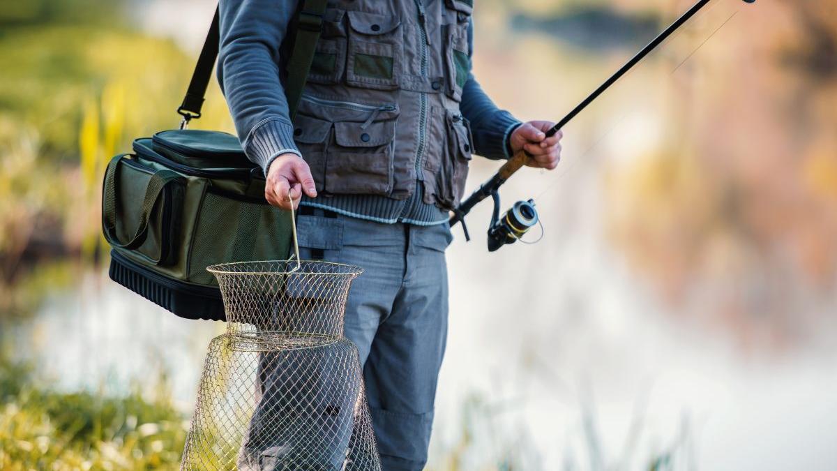 tulcean pescuit ramas fara peste barca motor amenda 10 000 lei