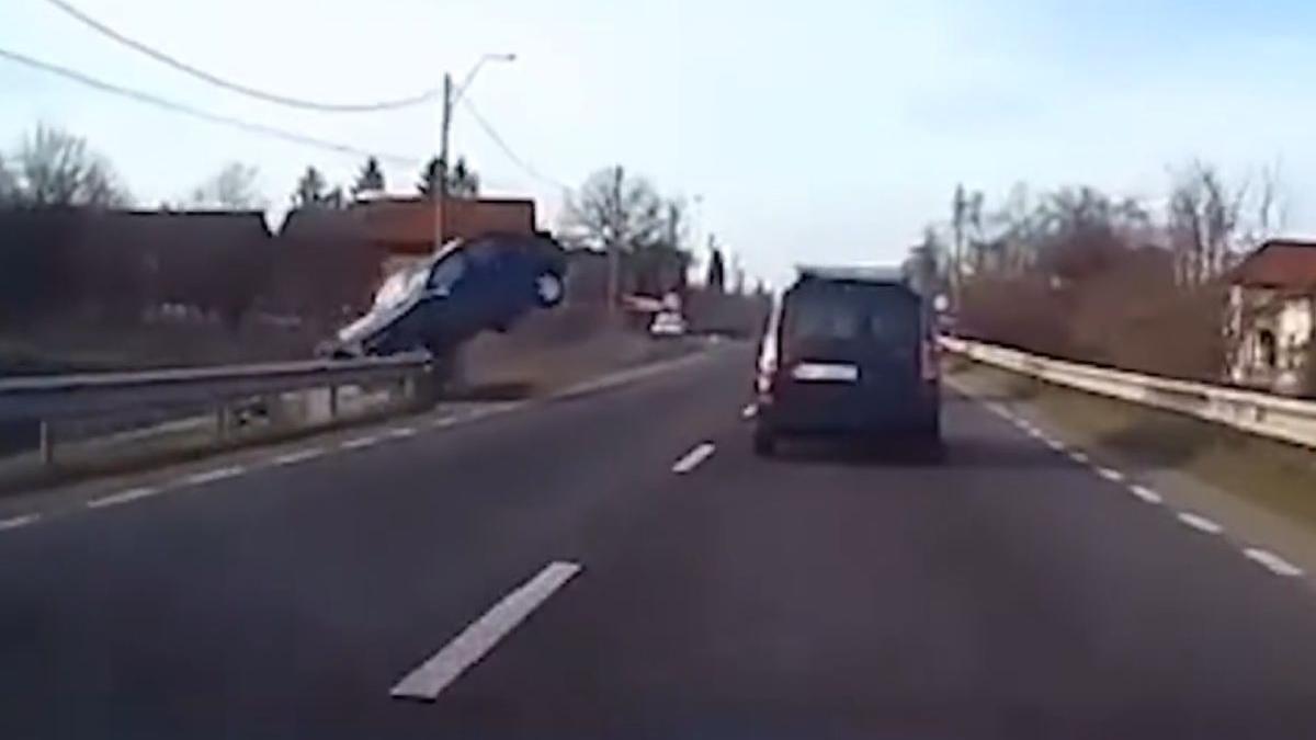 femeie adormit volan intrat masina cap de pod accident filmat pitesti