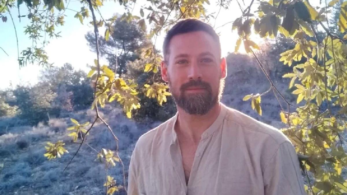 poveste francez parasit tara mutat romania