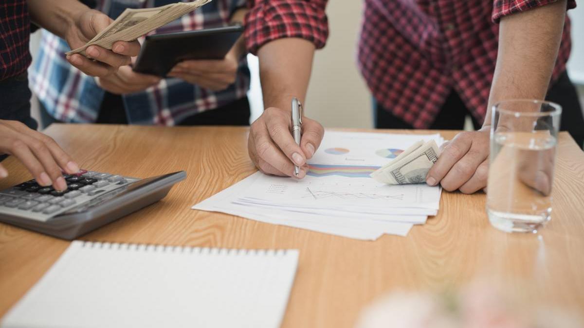 contalbila scoala galati sot paznic salariu director ce sume incasa