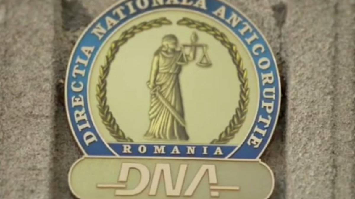 DNA: Directorul Sălii Polivalente București şi un primar din Botoșani, trimiși în judecată