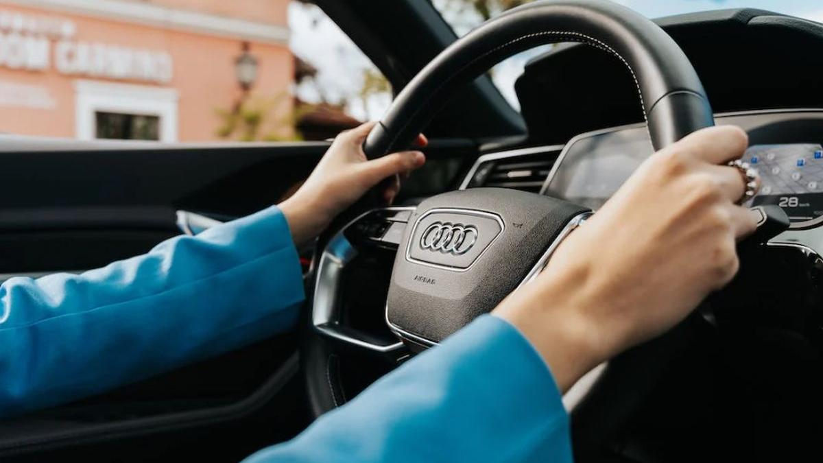femeie examen permis conducere