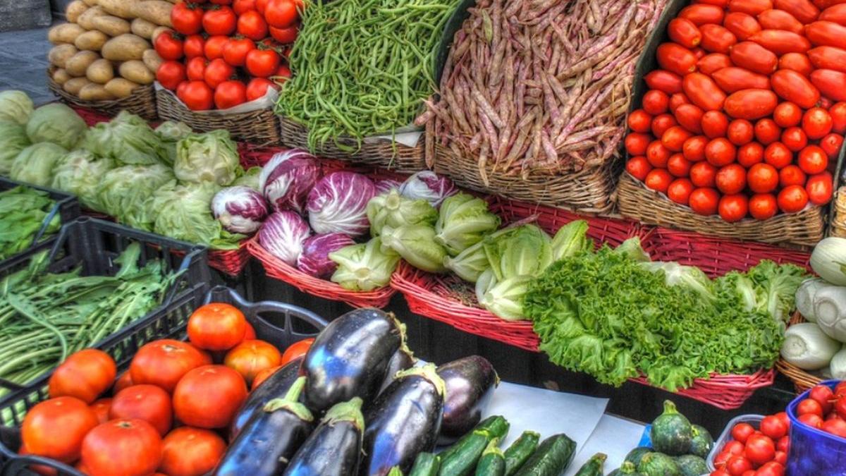 piata centrala buzau salata verde ghiveci