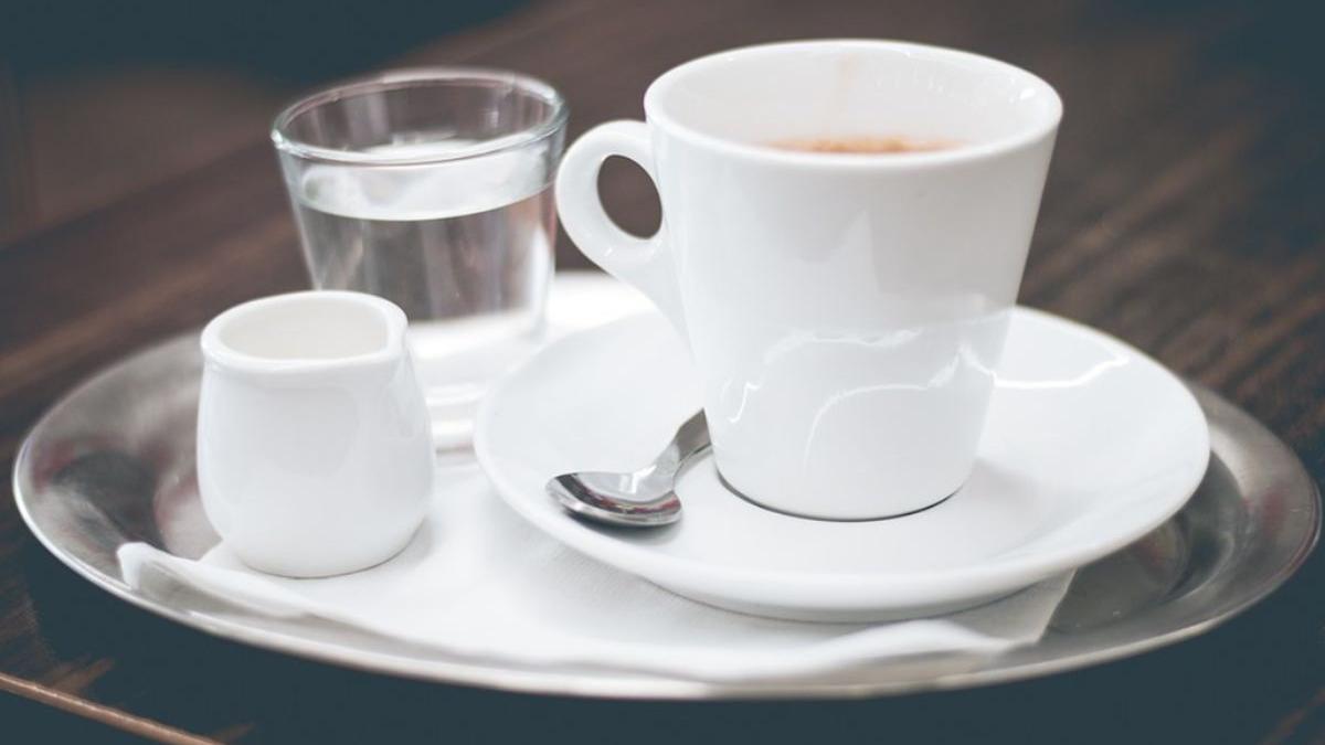 turista lacul como italia nota de plata