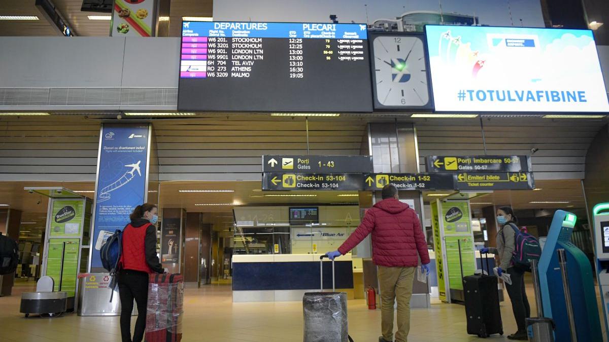 tanara gasita plina de sange toaleta aeroportul otopeni