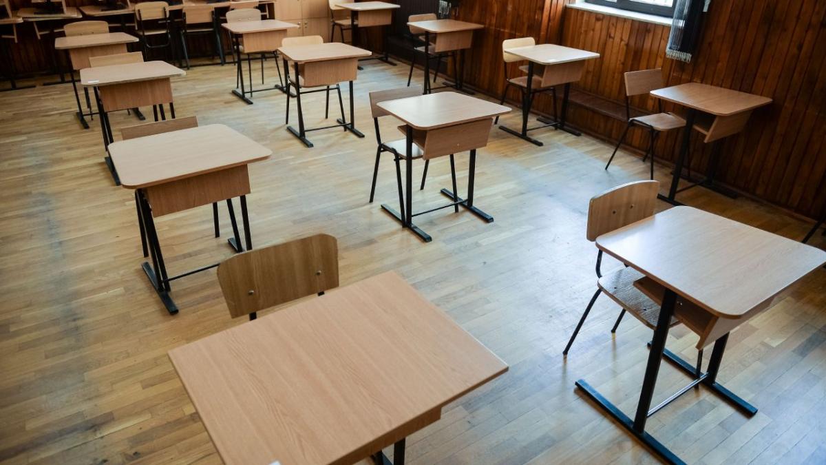 eleva alba nu este lasata parinti scoala dosar penal