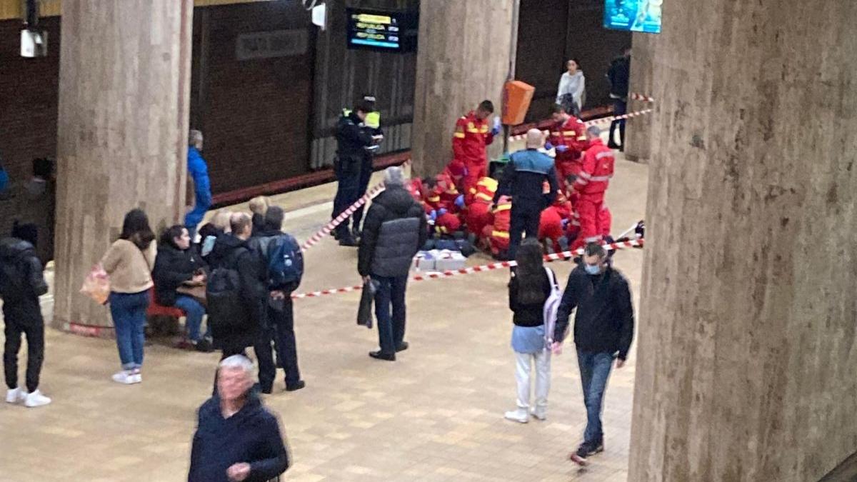 Un bărbat a murit în stația de metrou Piaţa Unirii. Medicii s-au luptat zeci de minute să îl resusciteze