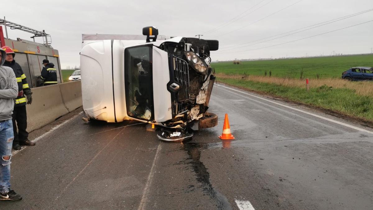trafic blocat dn1 prahova brasov bucuresti camioneta electronice rasturnata