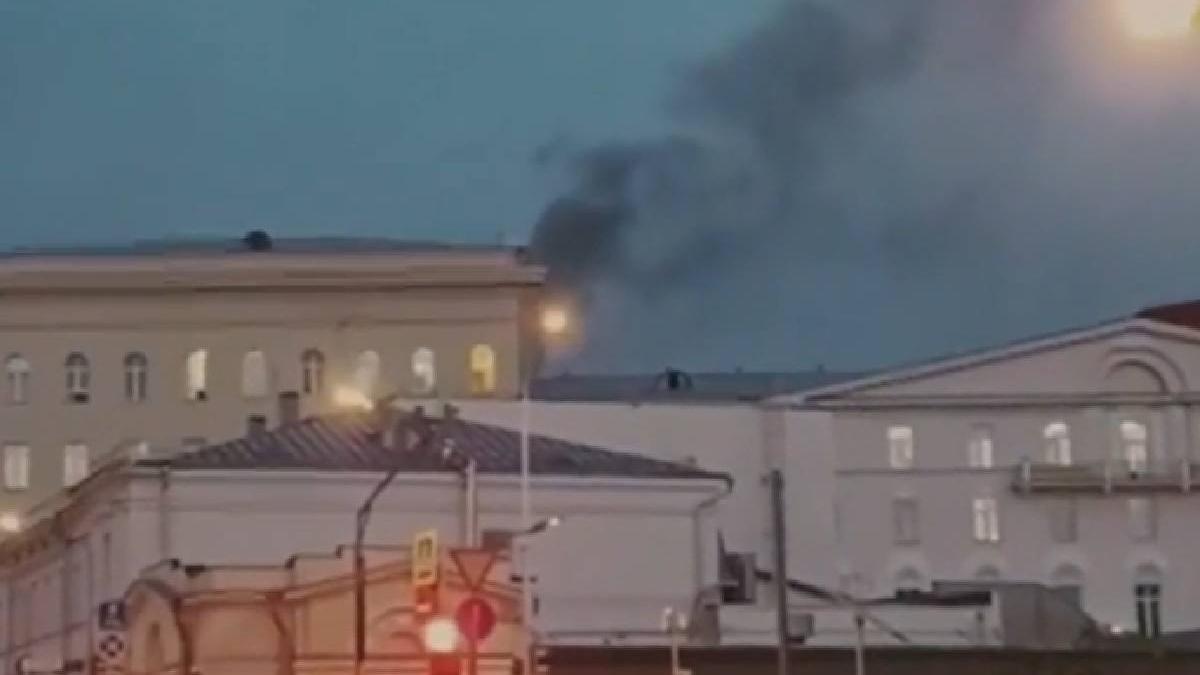 incendiu moscova cladire minister aparare flacari