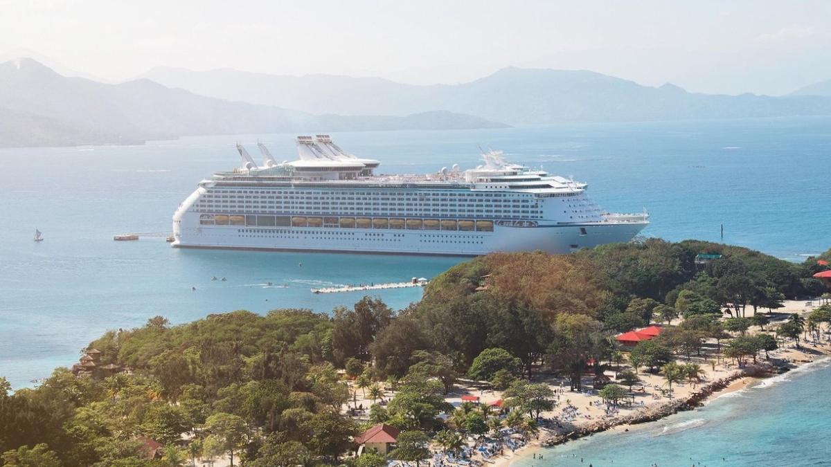 pasager vas croaziera a murit cazut balcon aterizat pe alt turist