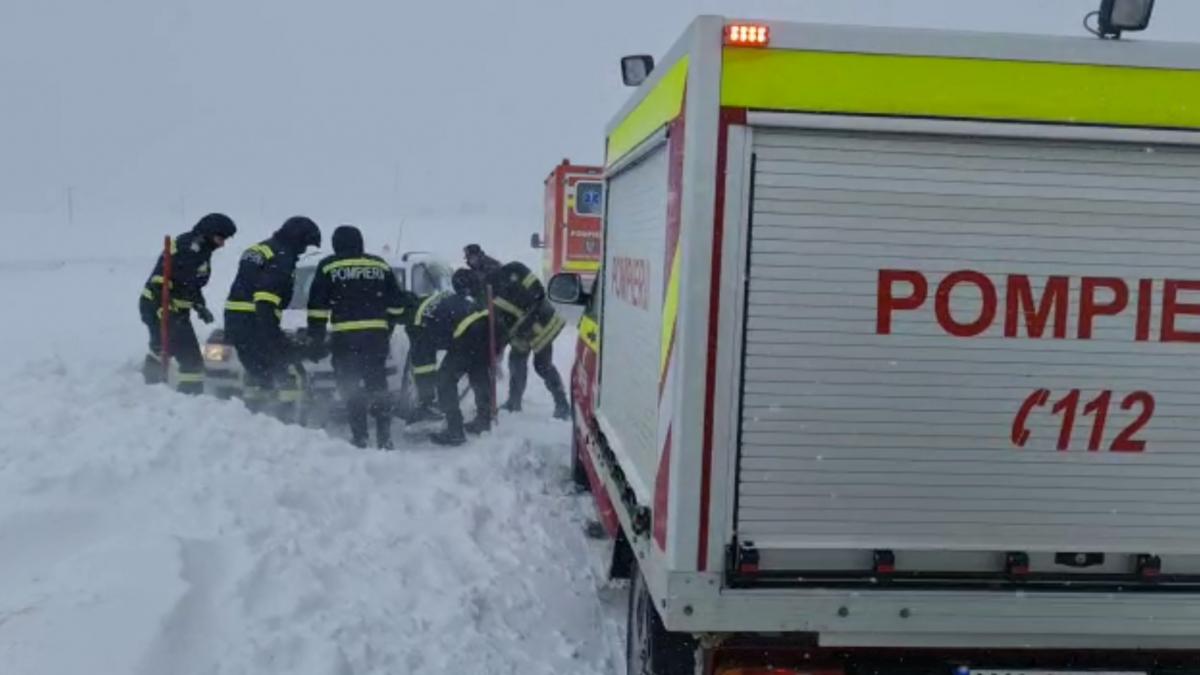 zeci de masini blocate zadapa botosani drumuri inchise