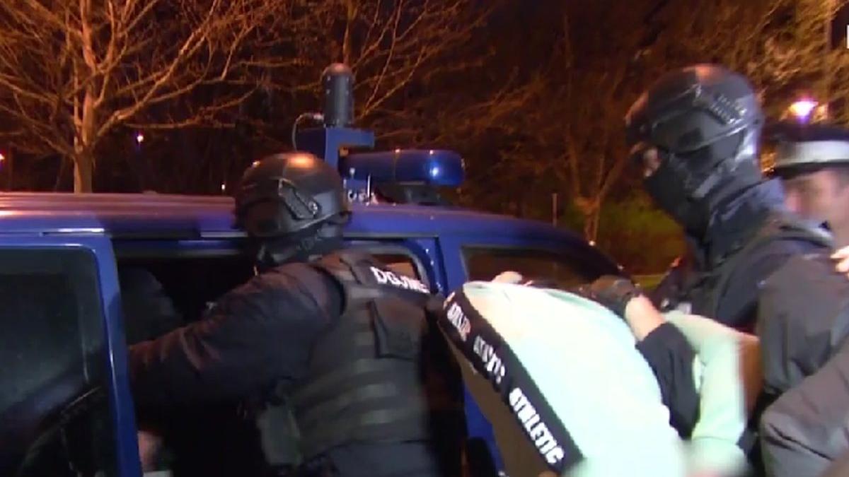 retea droguri iarba dulce perchezitii munitie arme de foc