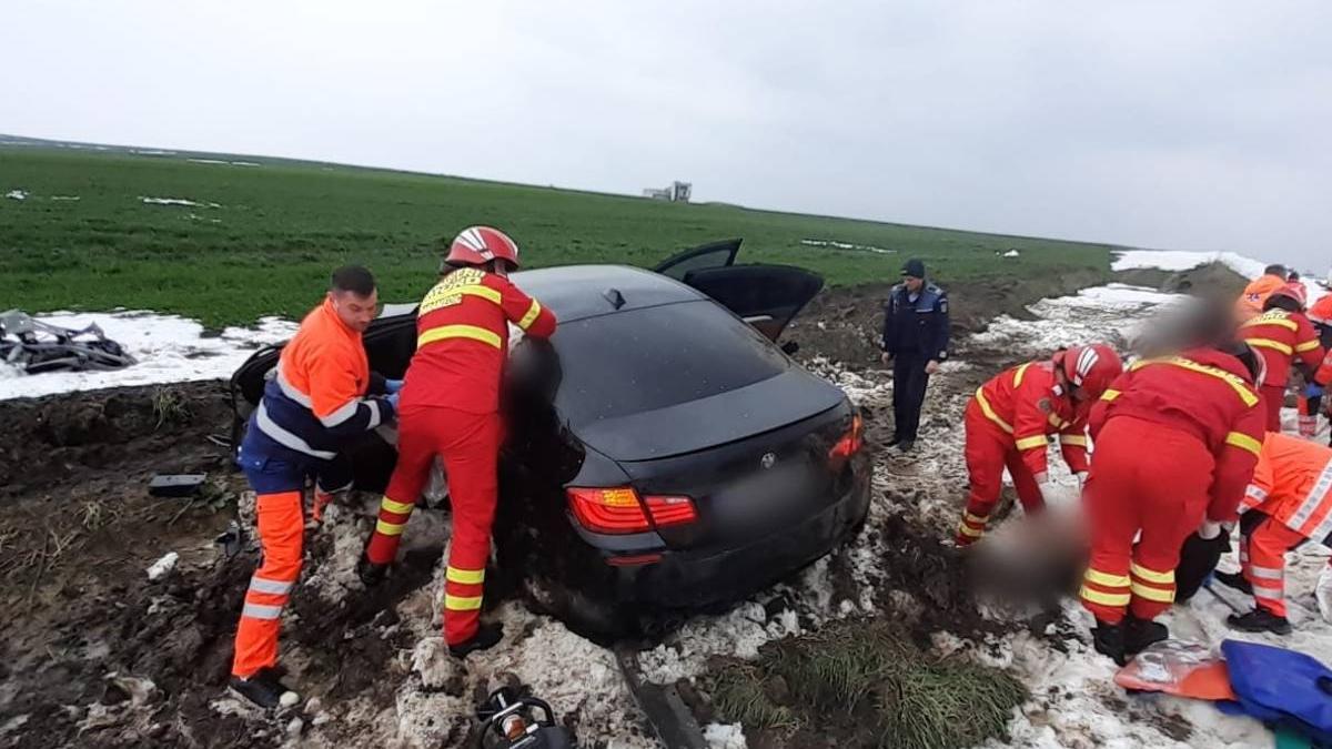 tragedie centura suceava tanar mort patru tineri raniti rasturnat masina