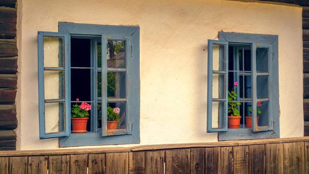 joia mare fete dezbracate curte vecin obicei