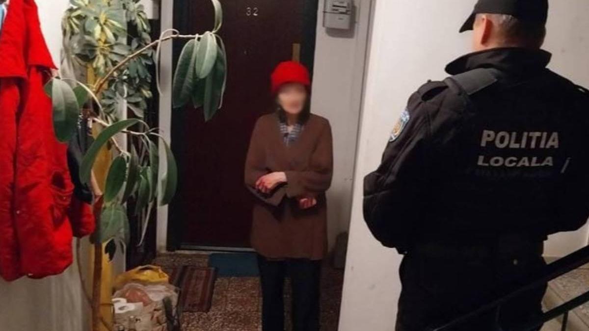 femeie stat trei zile fata usii pierdut chei bucuresti