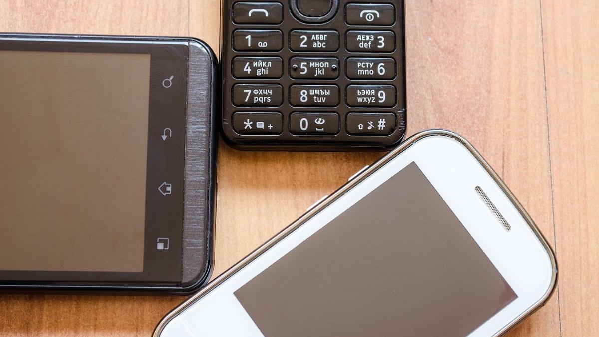 Toate telefoanele din Marea Britanie vor primi o alertă de urgență pe 23 aprilie. Ce mesaj transmit autorităţile