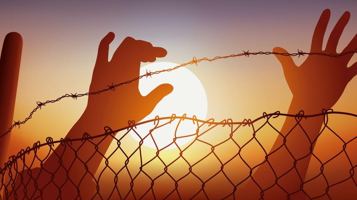 fotografie turista lagar auschwitz gest criticat internet