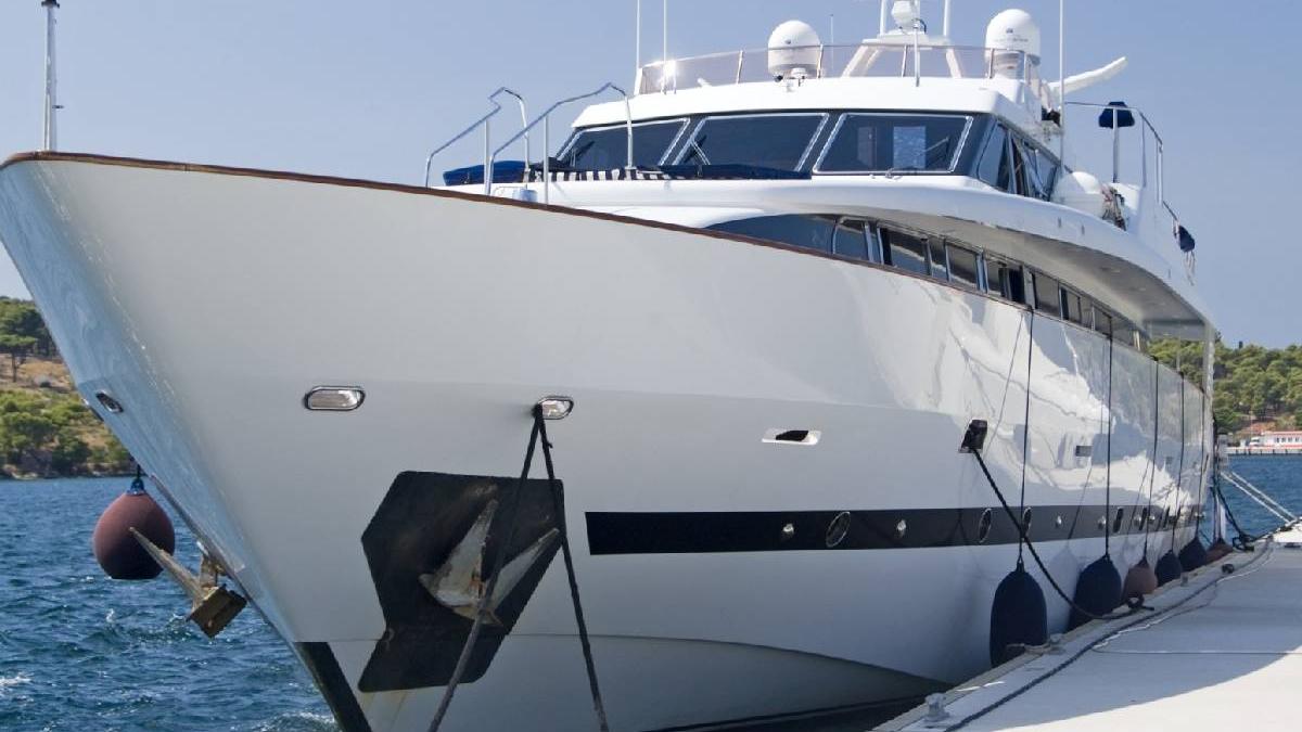 roman zece zile bord iaht monaco proprietar