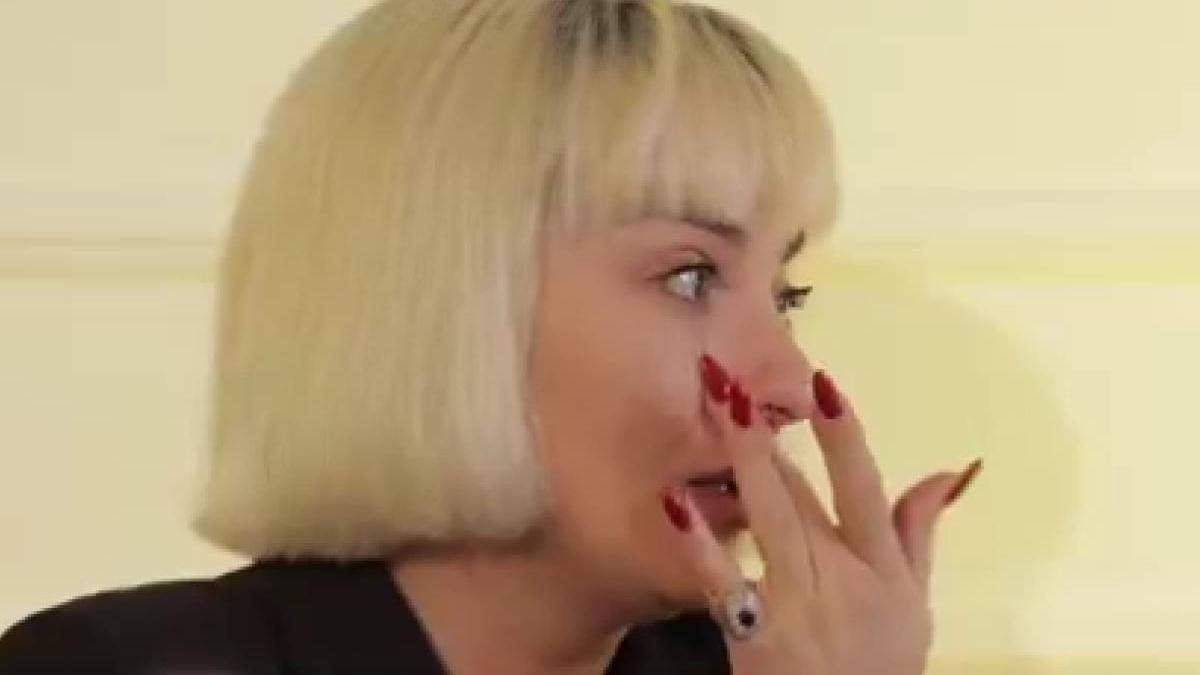 ana morodan in lacrimi nu faceti ca mine