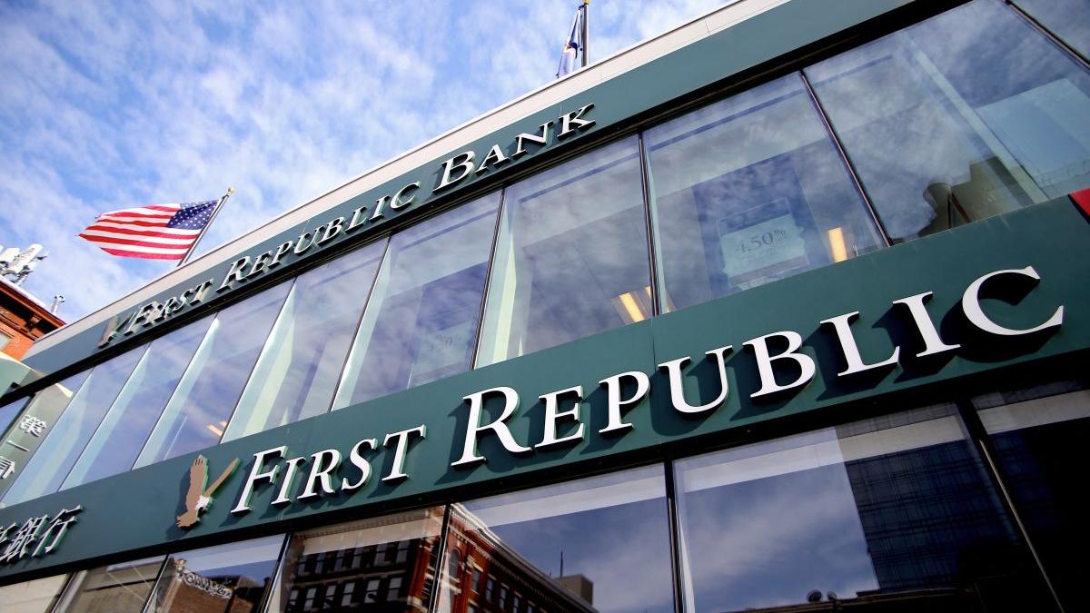 actiuni first republic bank sua prabusit bursa