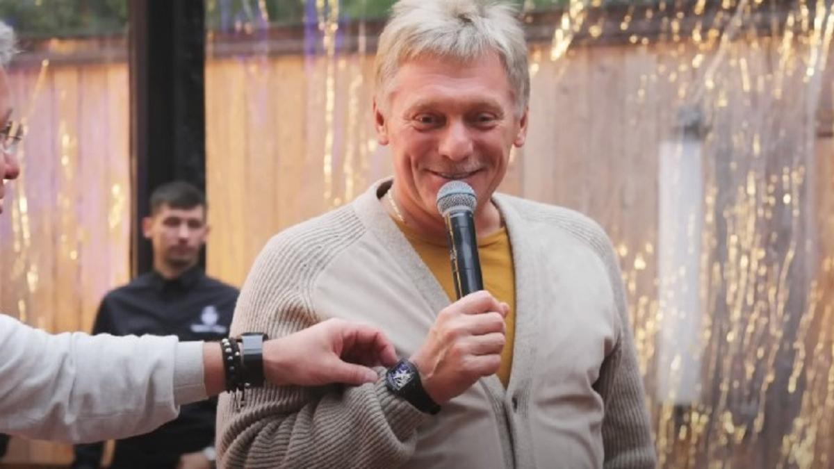 se intampla in rusia un apropiat al presedintelui are un ceas care costa cat o scara de bloc