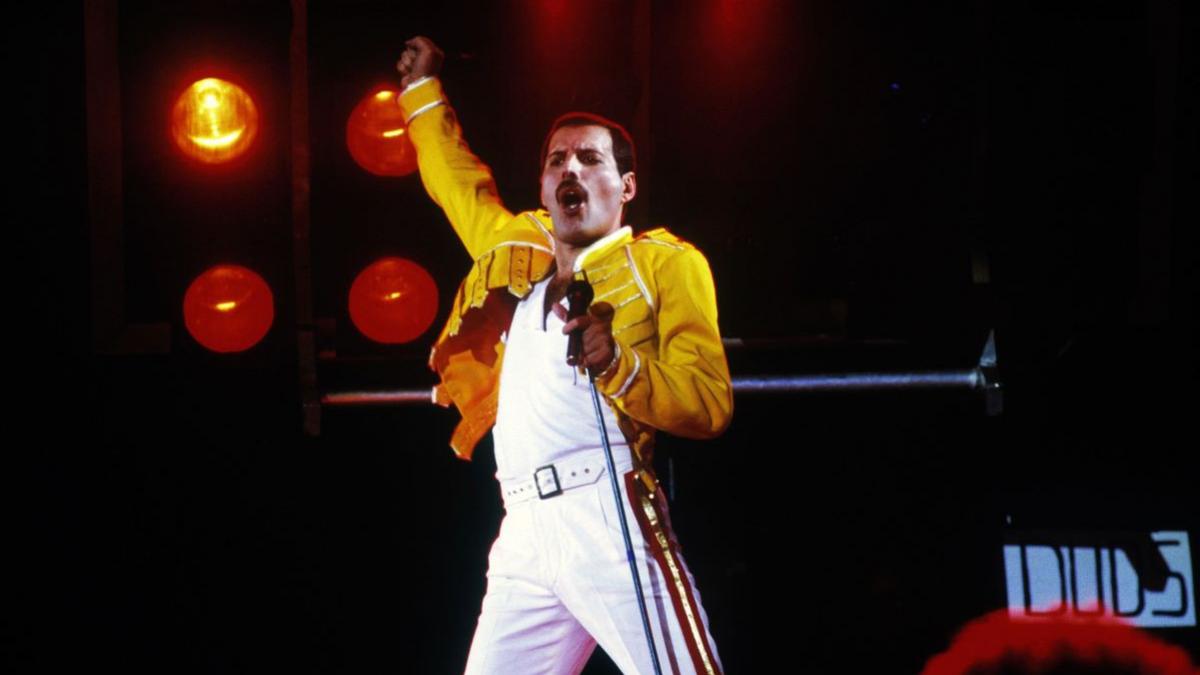 colectie freddie mercury licitatie londra pieptan mustata