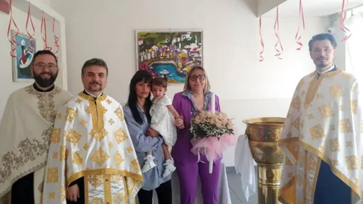 fetita romanca botezata penitenciar torino italia