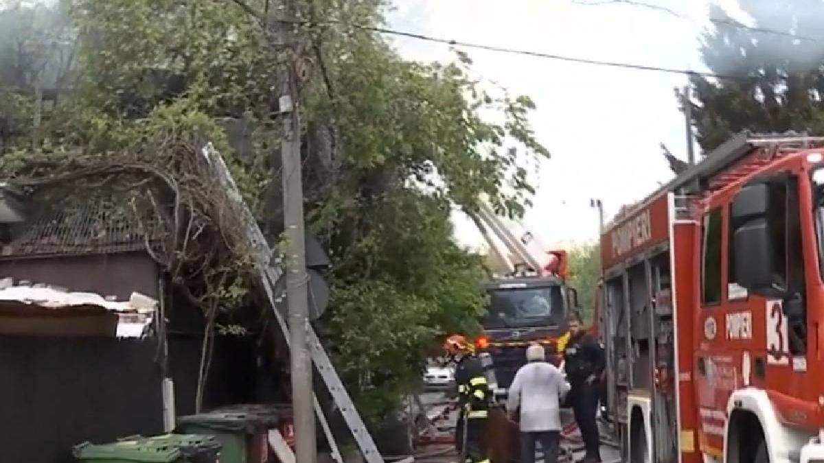 incendiu puternic locuinta bucuresti pompieri