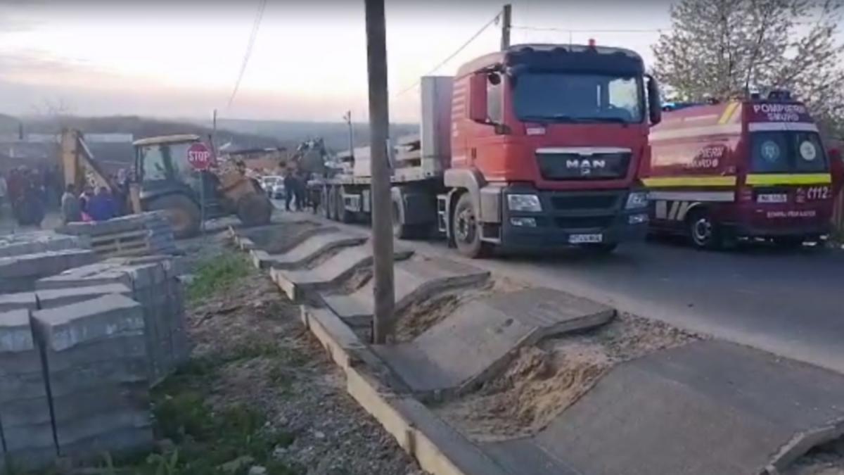 muncitori striviti stalp bacau santier