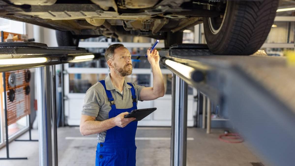 salariu angajat fabrica bmw germania difera pozitie ocupata firma