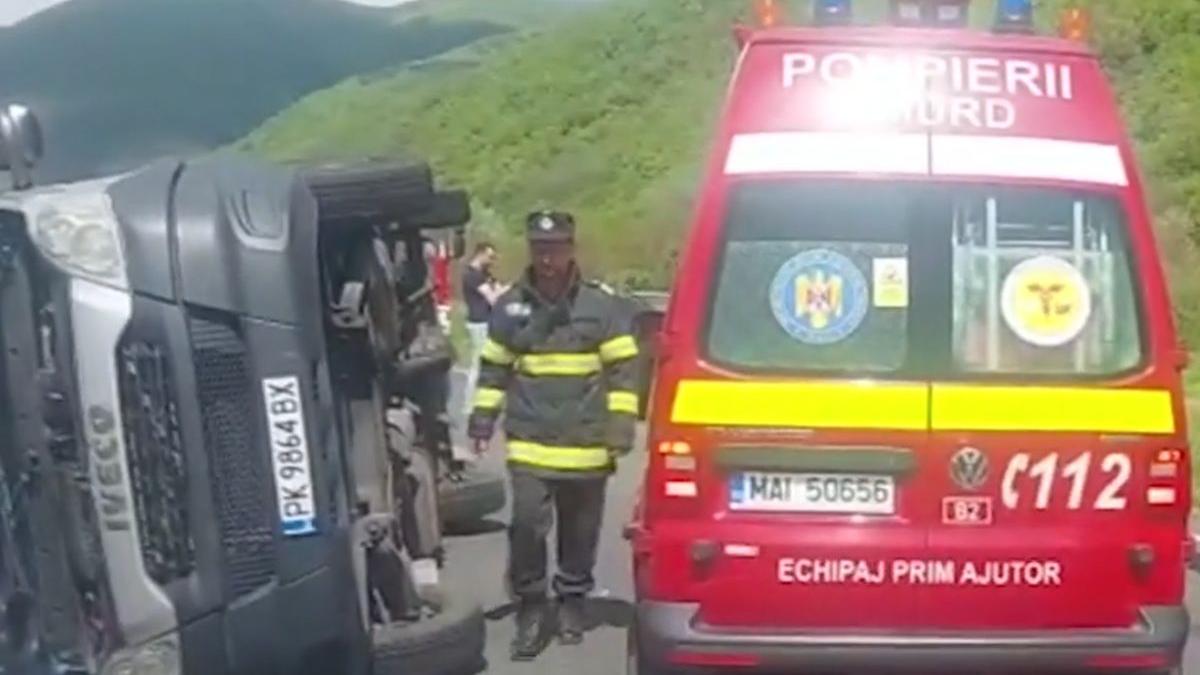 accident caras severin un mort ranit grav masina autocar