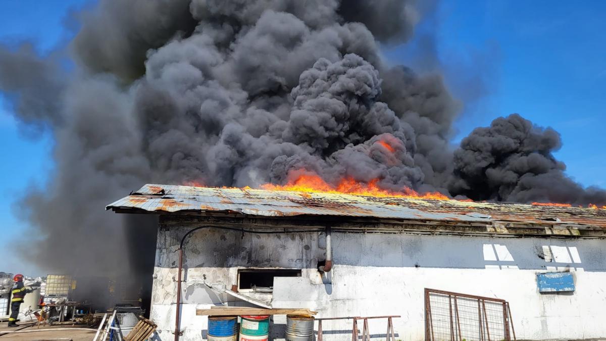 incendiu giurgiu ro alert depozit constructii