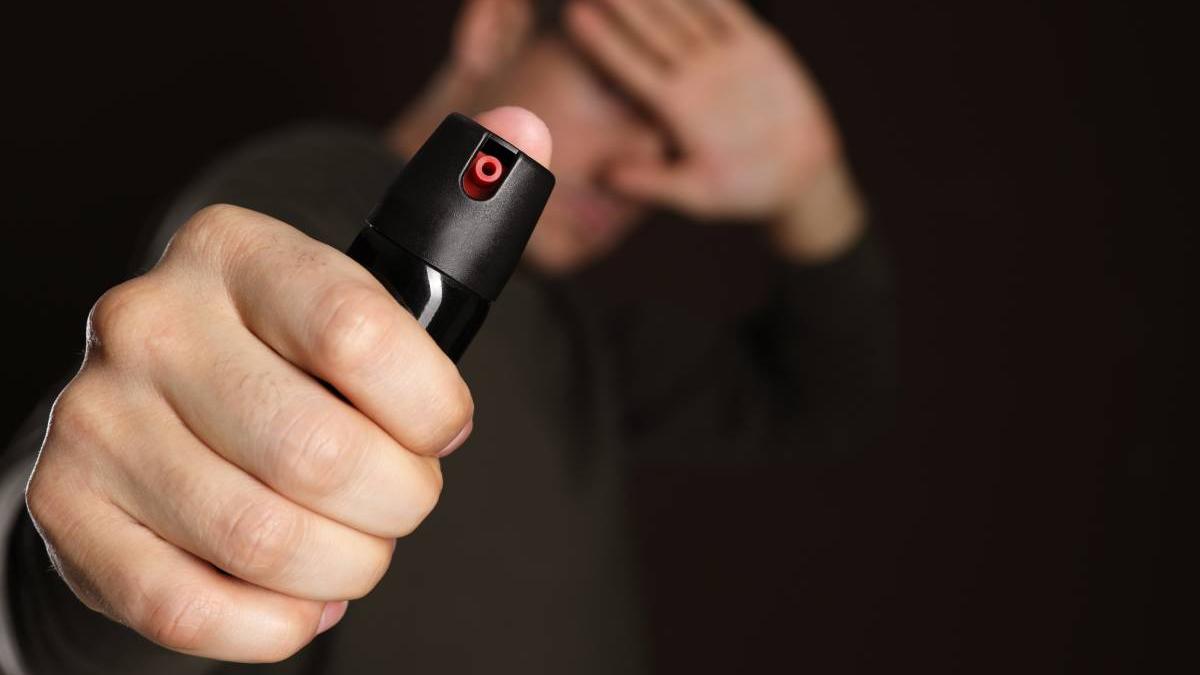 fetita trei ani arsuri gradul 1 spray lacrimogen tanar masina pocreaca iasi