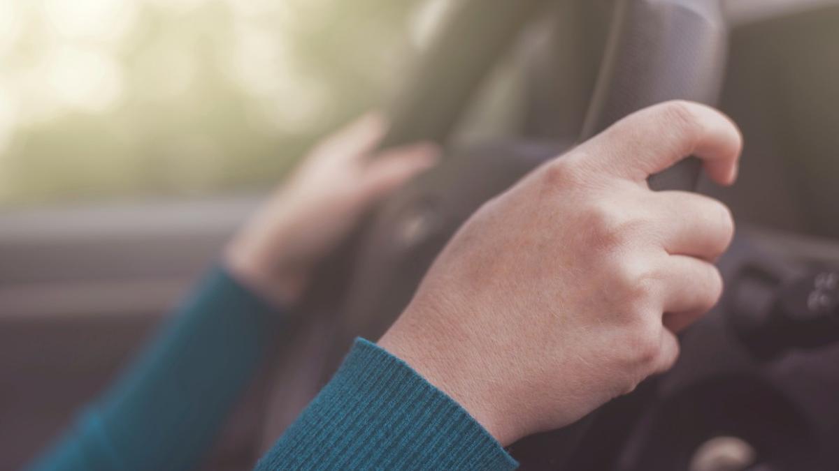 femeie supravietuit pustietate vin acadele