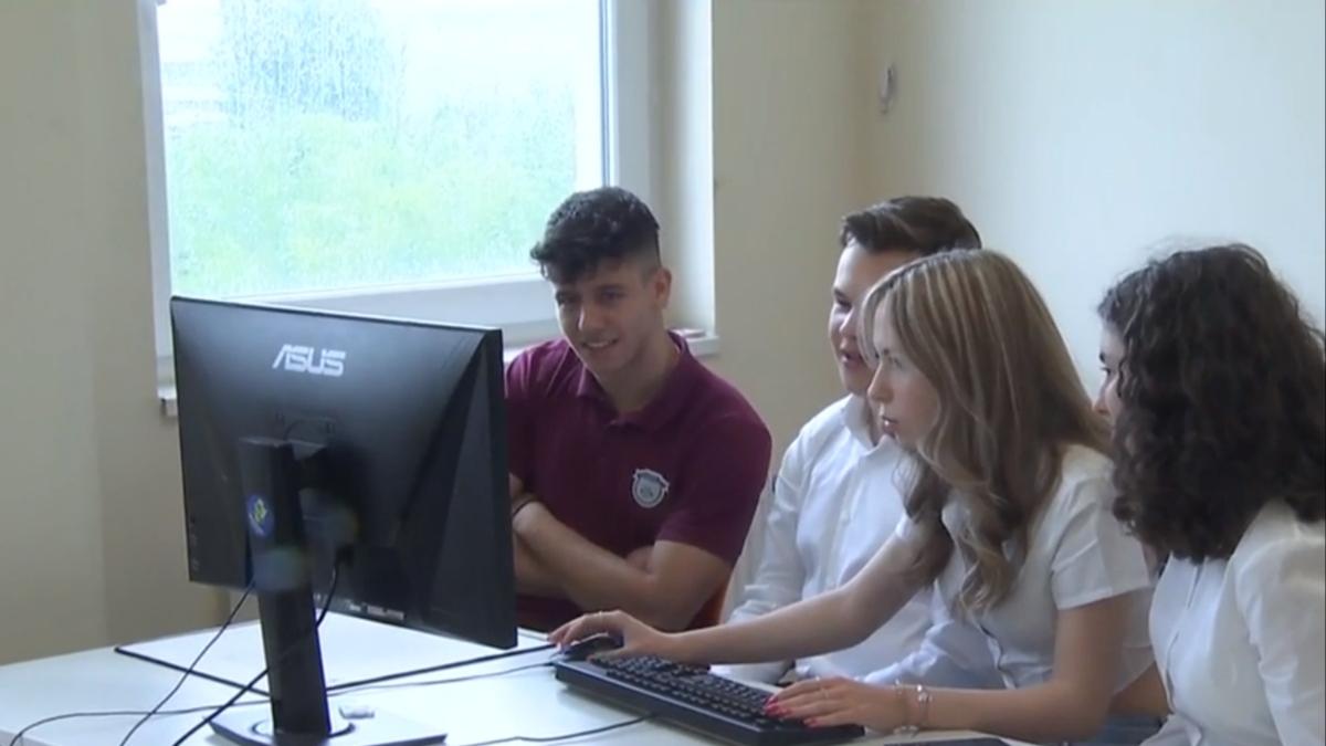 elevi romani premiati nasa nu pot ajunge sua costuri