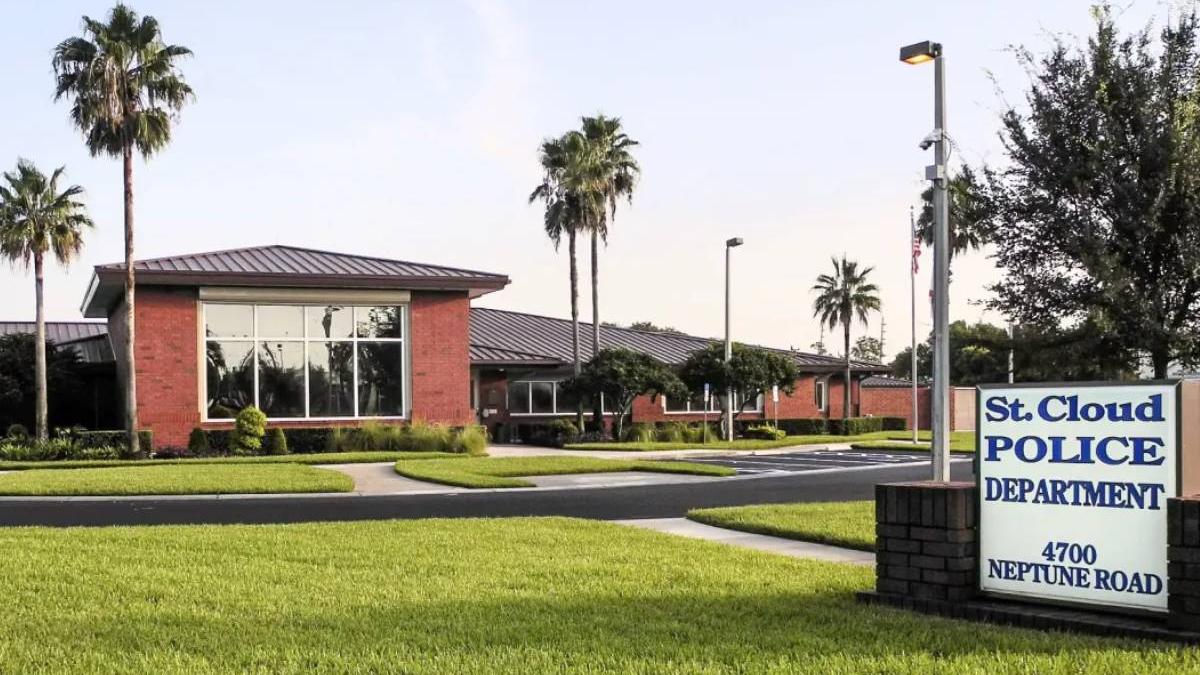 politista sua folosit card persoana decedata cheltuieli lux programari coafor