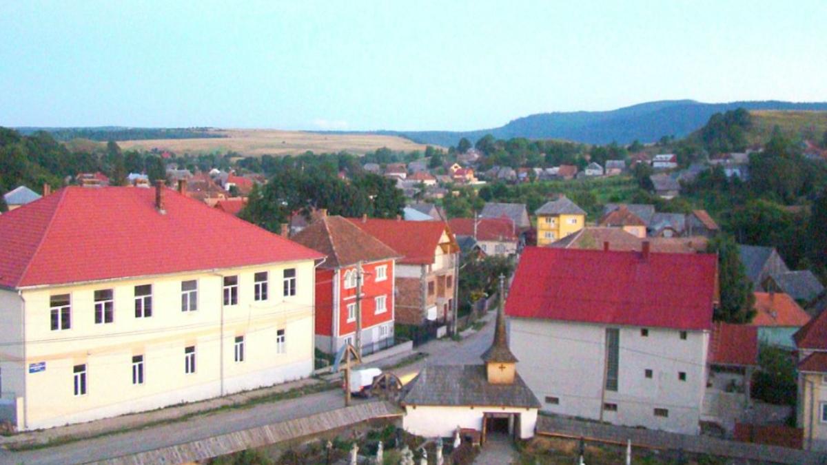 comuna romania in care se vorbeste o limba secreta veche de 100 de ani