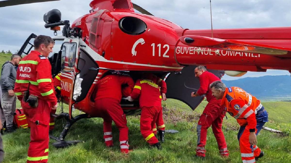 barbat hunedoara prins sub tractor elicopter smurd