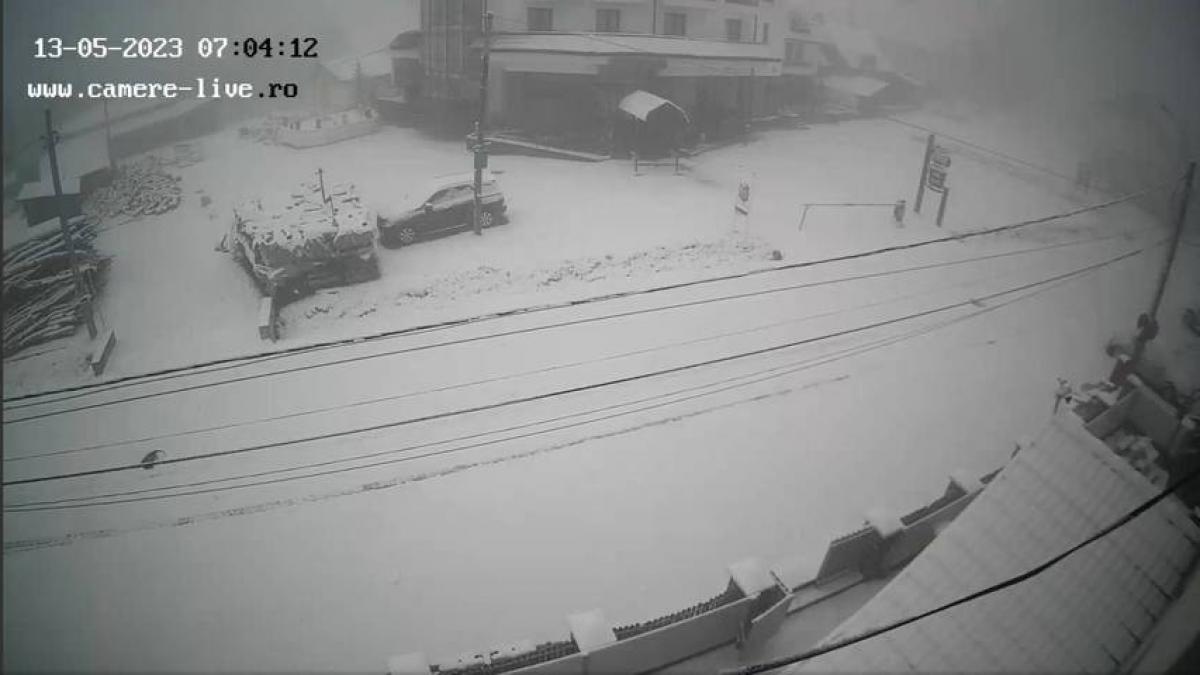 localitatea din romania unde ninge abundent sambata unde mai este zapada in mai