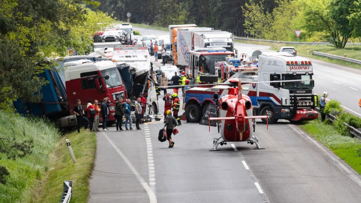 grav accident mort zeci raniti autostrada slovacia sofer roman implicat