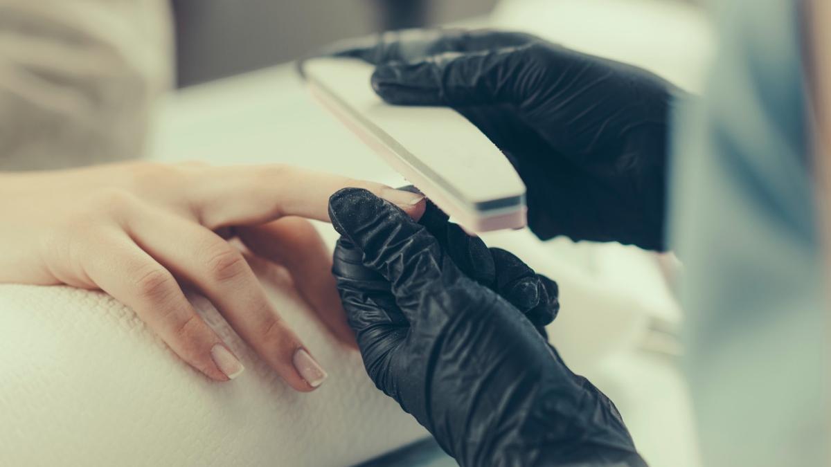 cum a aflat femeie are cancer manichiurista refuzat sa faca unghiile