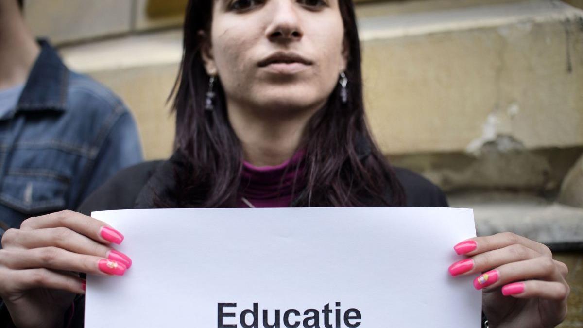 negocieri guvern profesori