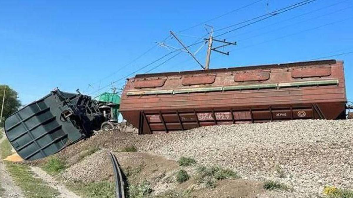tren deraiat explozii crimeea rusi simferopol sevastopol