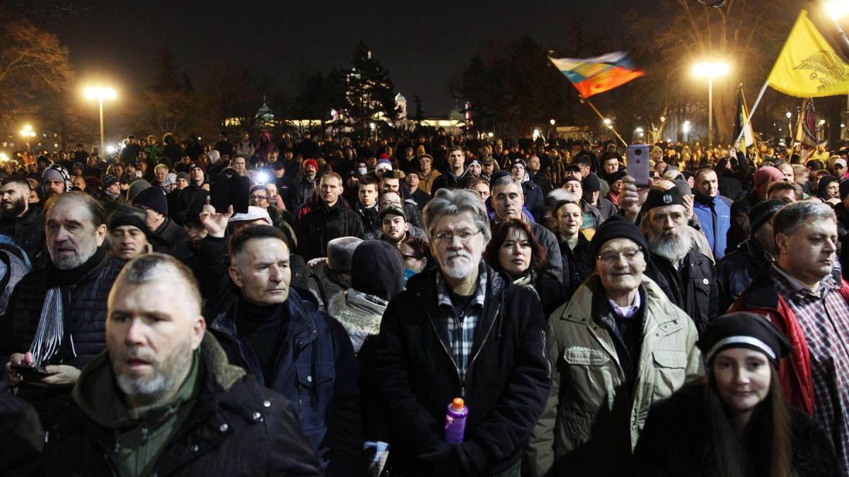 protest masiv in serbia fata de lipsa de masuri ale guvernului care sa combata violentele din scoli