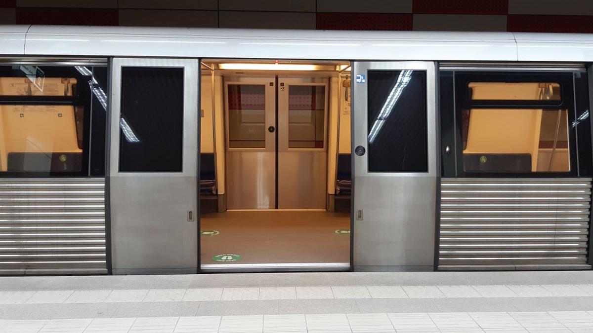 schimbare program circulatie metrou asteptare statie