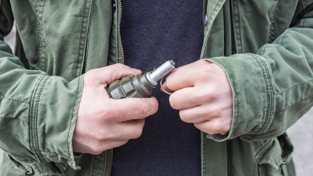 tata murit copii grav raniti grenada explodat locuinta