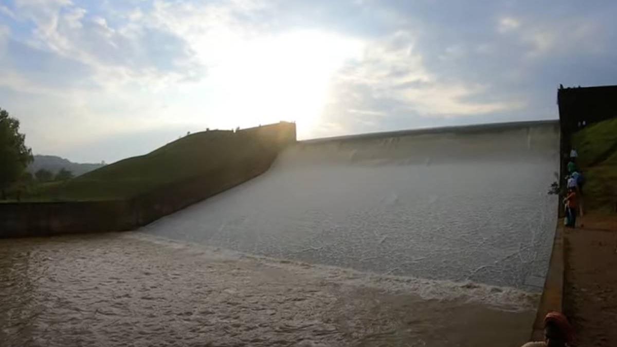 gest extrem oficial guvernamental scapat telefon apa suspendat functie